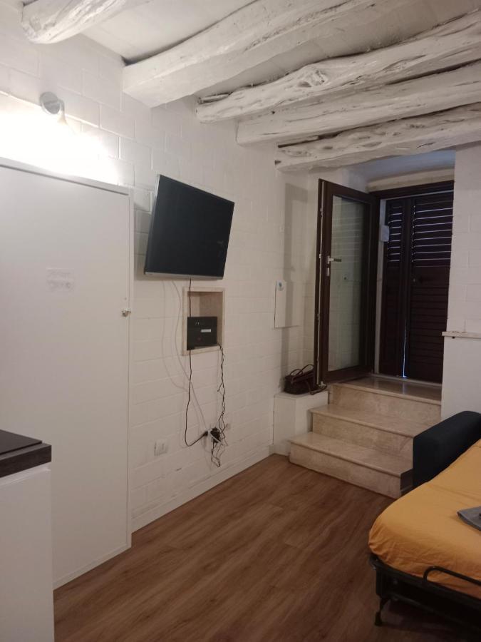Abbalughente Central Rooms Cagliari Bagian luar foto